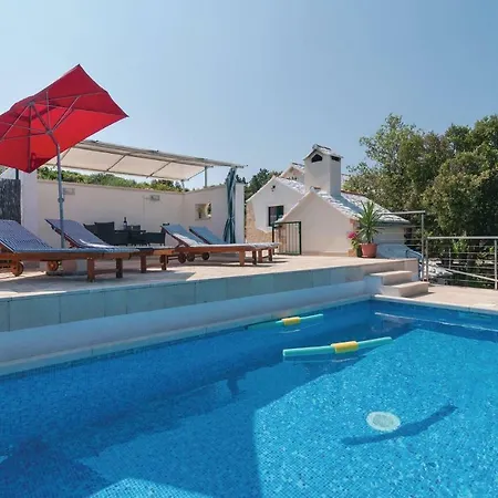펜션 Holiday 96 With Outdoor Swimmingpool 푸치스차